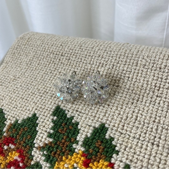 Vintage iridescent beaded clip on earrings - Picture 1 of 9